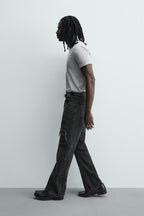 FLARE-FIT-JEANS MIT RISSEN
