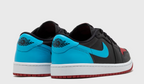 Air Jordan 1 Low – Schwarz / Dark Powder Blue / Gym Red