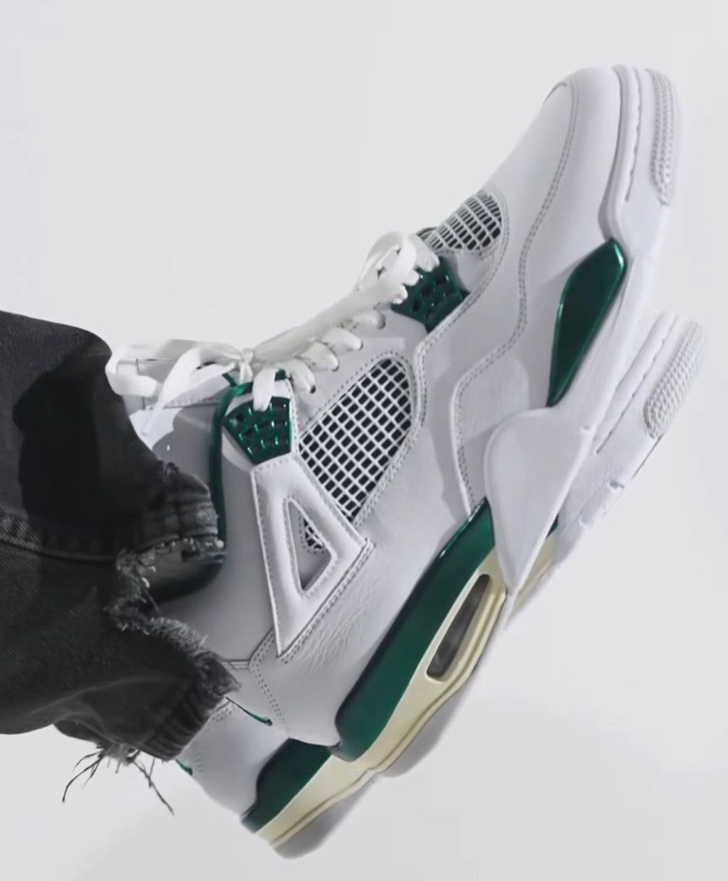 Air Jordan 4 Retro „Cave Stone“