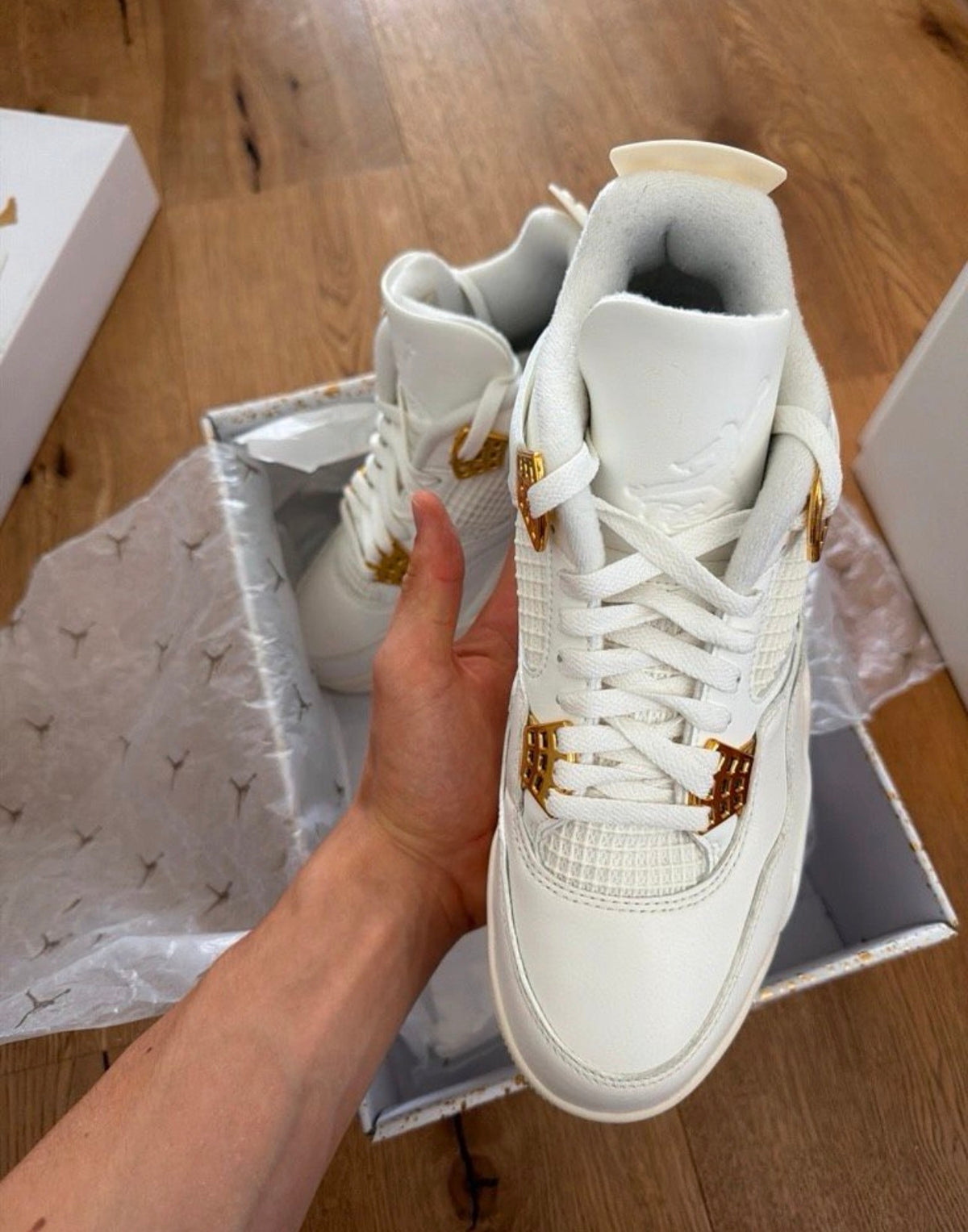 Air Jordan 4 Retro "Metallic Gold"