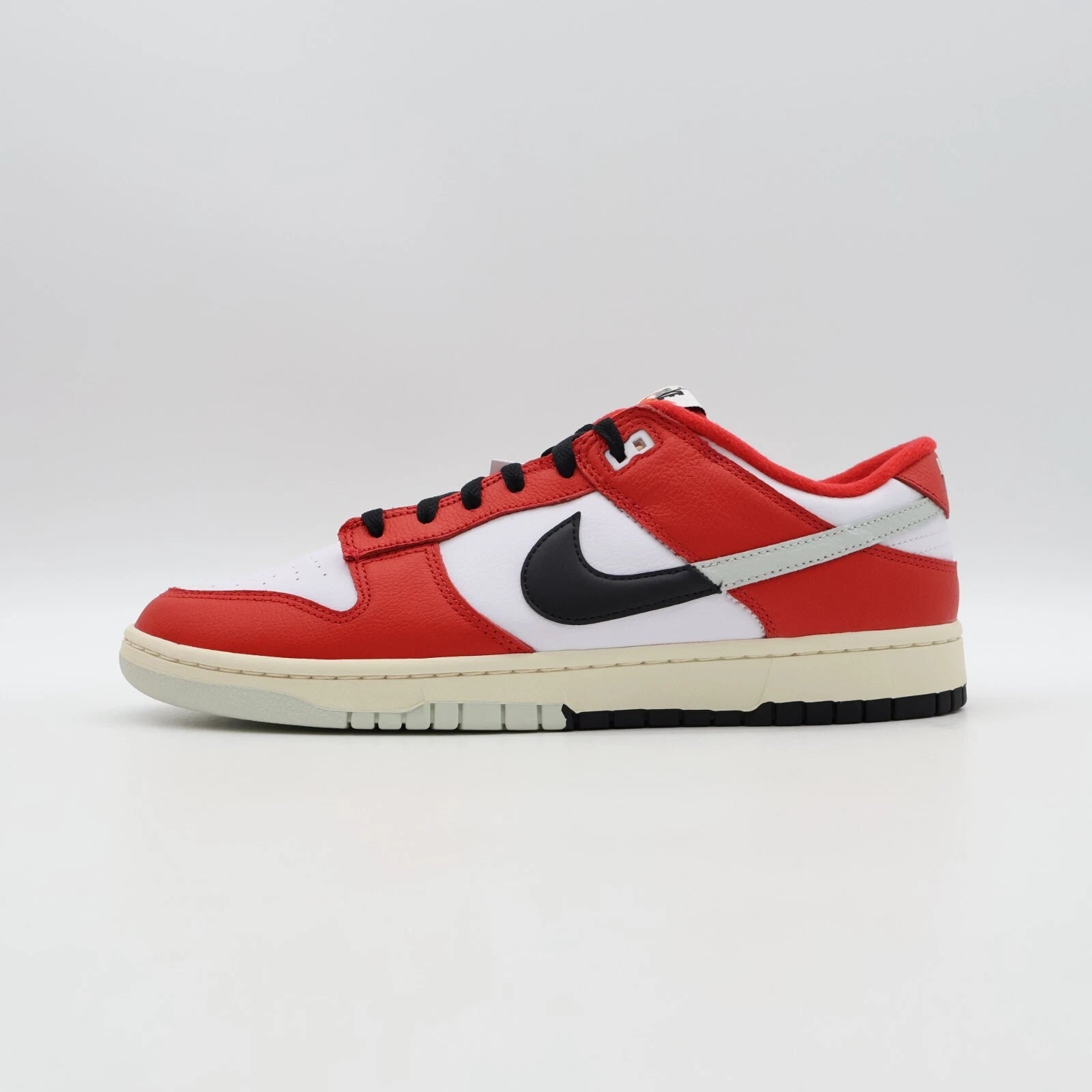 Nike Dunk Low Retro PRM „Chicago Split“